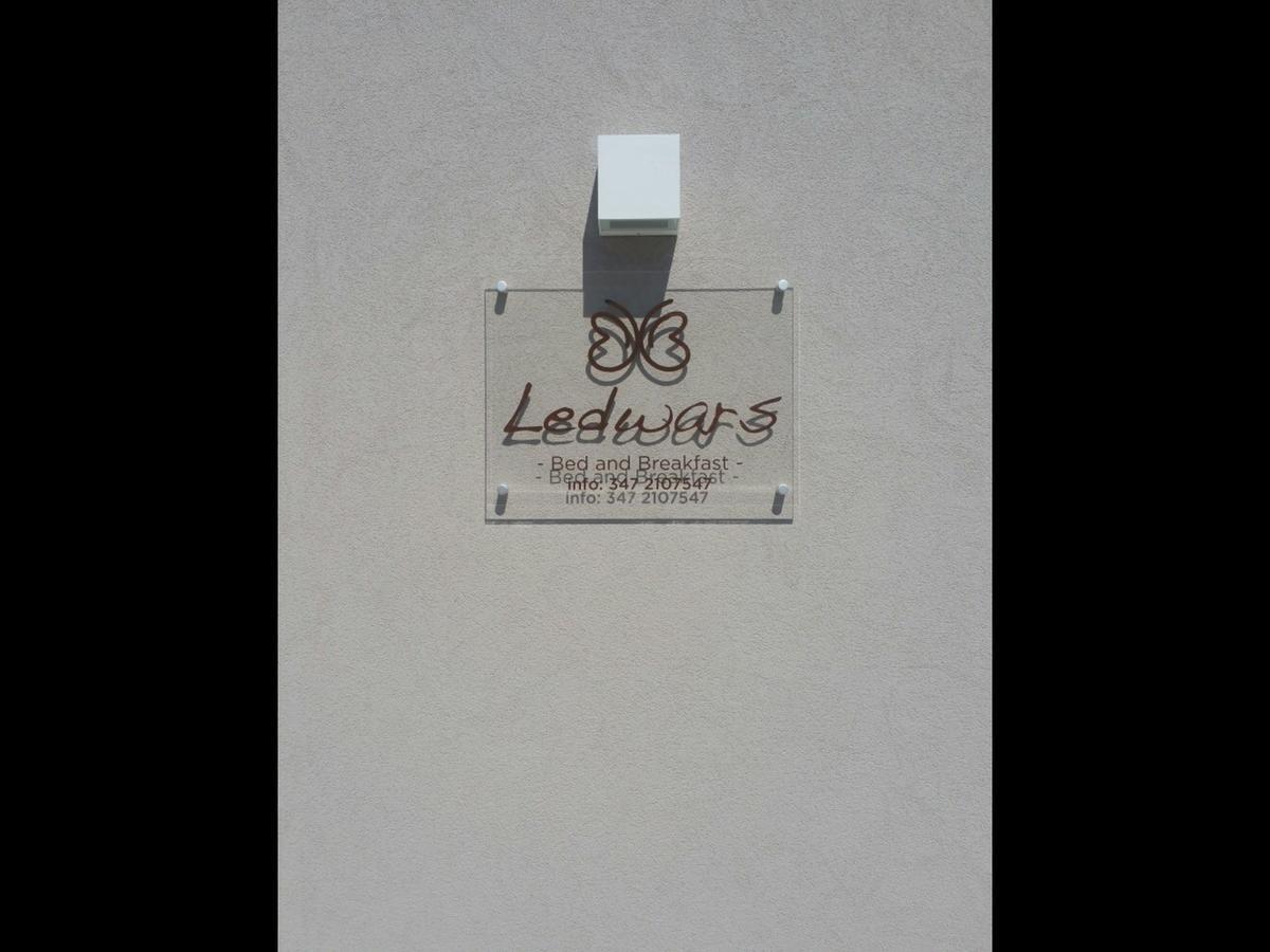 Ledwars Bed & Breakfast Taviano  Exterior photo